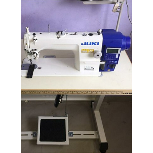 ऑफ व्हाइट इंडस्ट्रियल जूकी सिलाई मशीन
