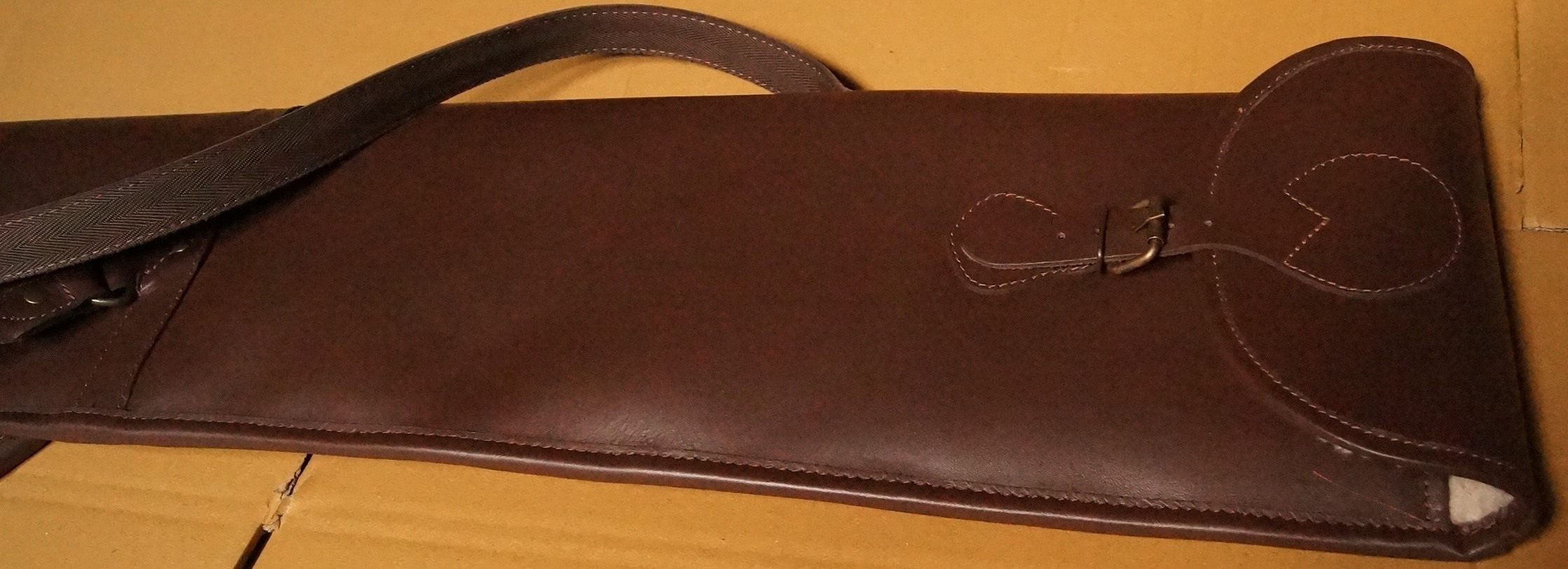 Brown Smooth Leather Gun Cover 130cm Fur Lined - Pattern: Straight Cut