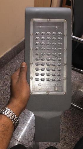 एलईडी स्ट्रीट लाइट लांस हाउसिंग