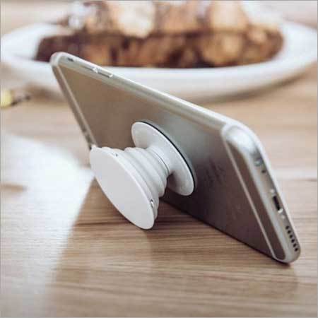 व्हाइट प्लेन पॉप सॉकेट