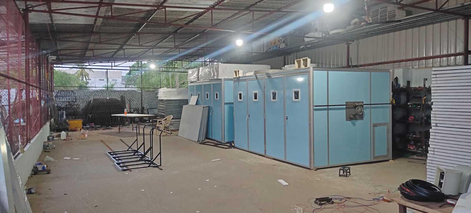 Poultry Egg Incubator Weight: 2000 Kilograms (Kg)