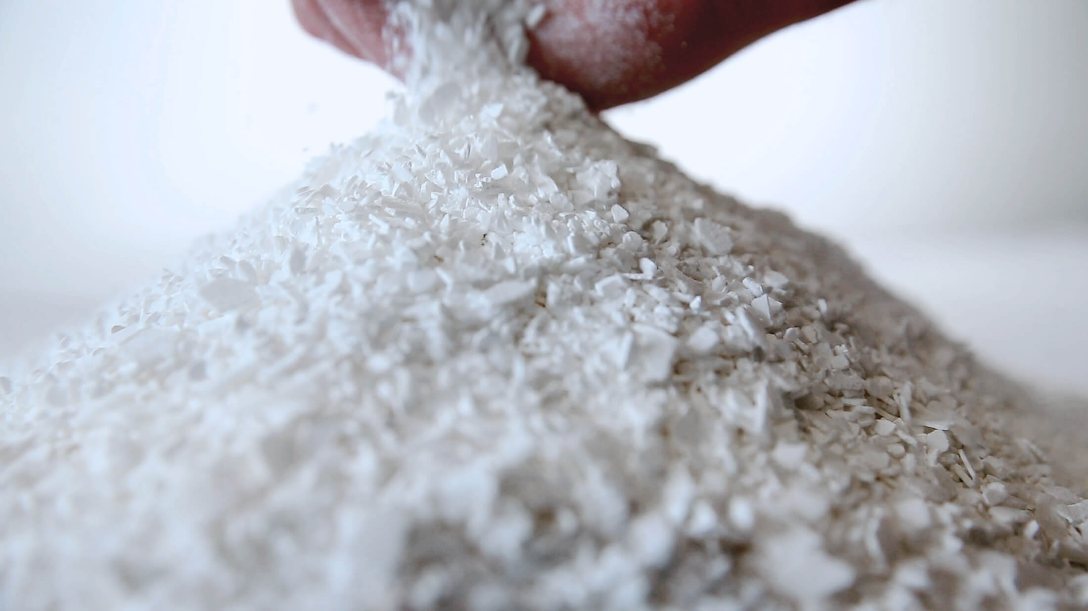 Calcium Chloride Flakes - Pure Calcium Dichloride, 5.5 Ph Level | High Effectiveness, Hygienically Processed, Stringently Tested, Advanced Technology