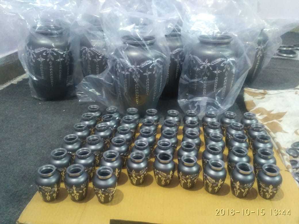 Brass Diamond Cut Full Size Black Full Size Cremation Urn