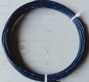 ब्लैक टेनिस स्ट्रिंग गट्स