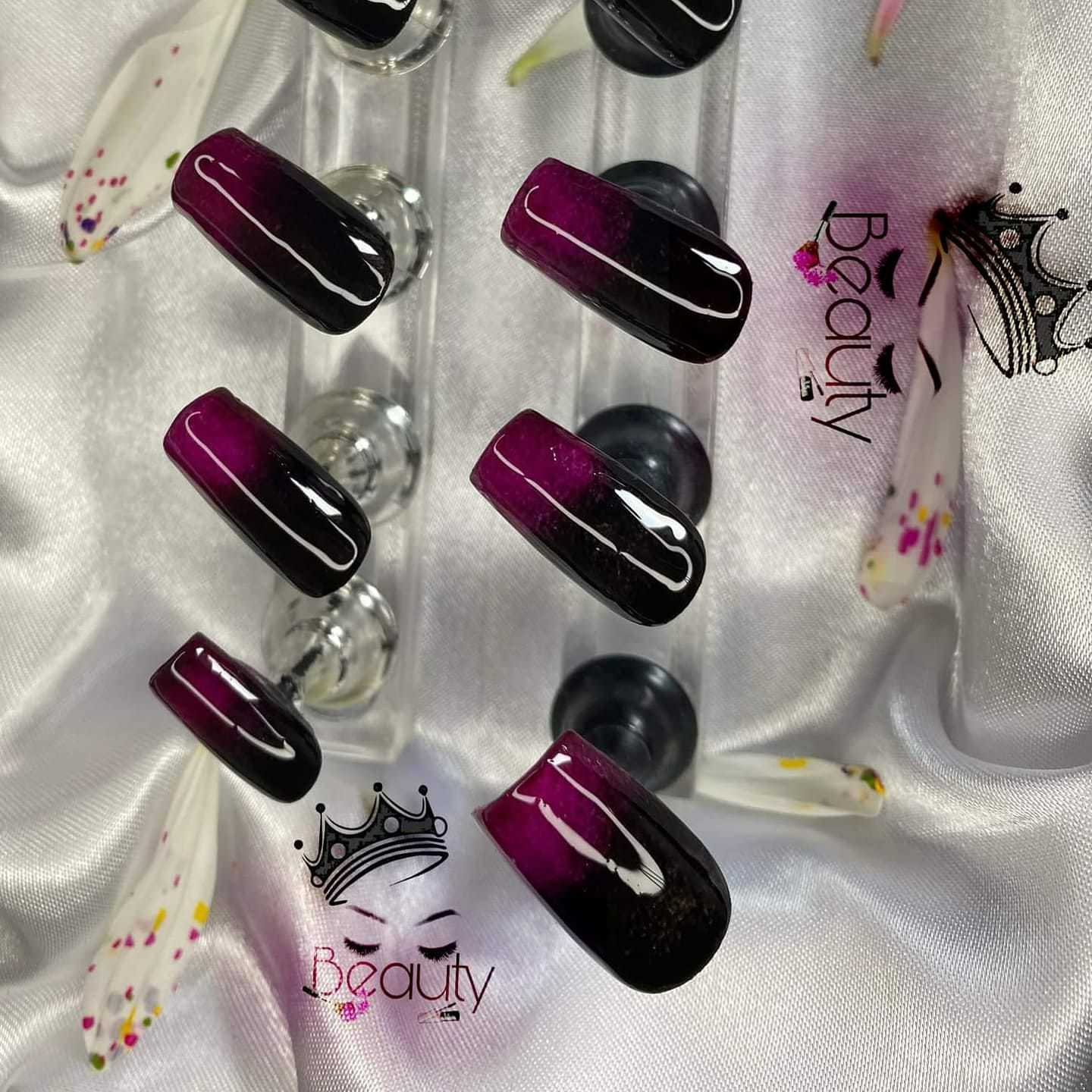 Artificial Designer Nails