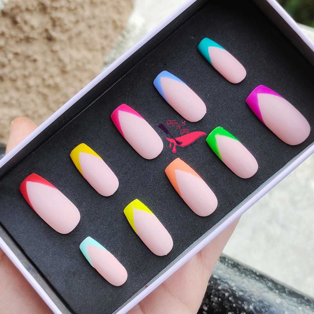 Artificial Designer Nails