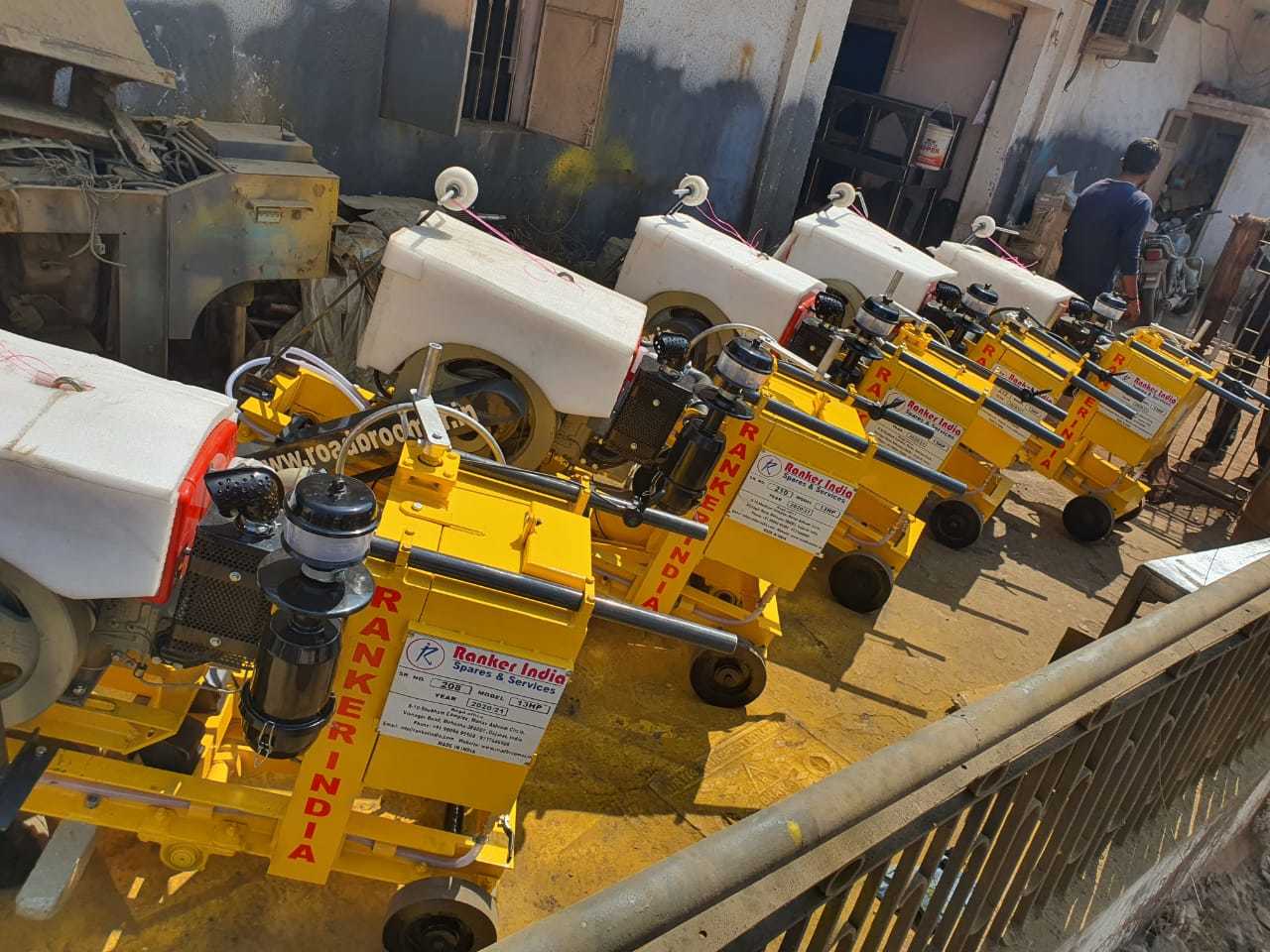 13hp Vst Shakti Road Cutter Bladeâ Size: 14 To 30 Inch Suitable
