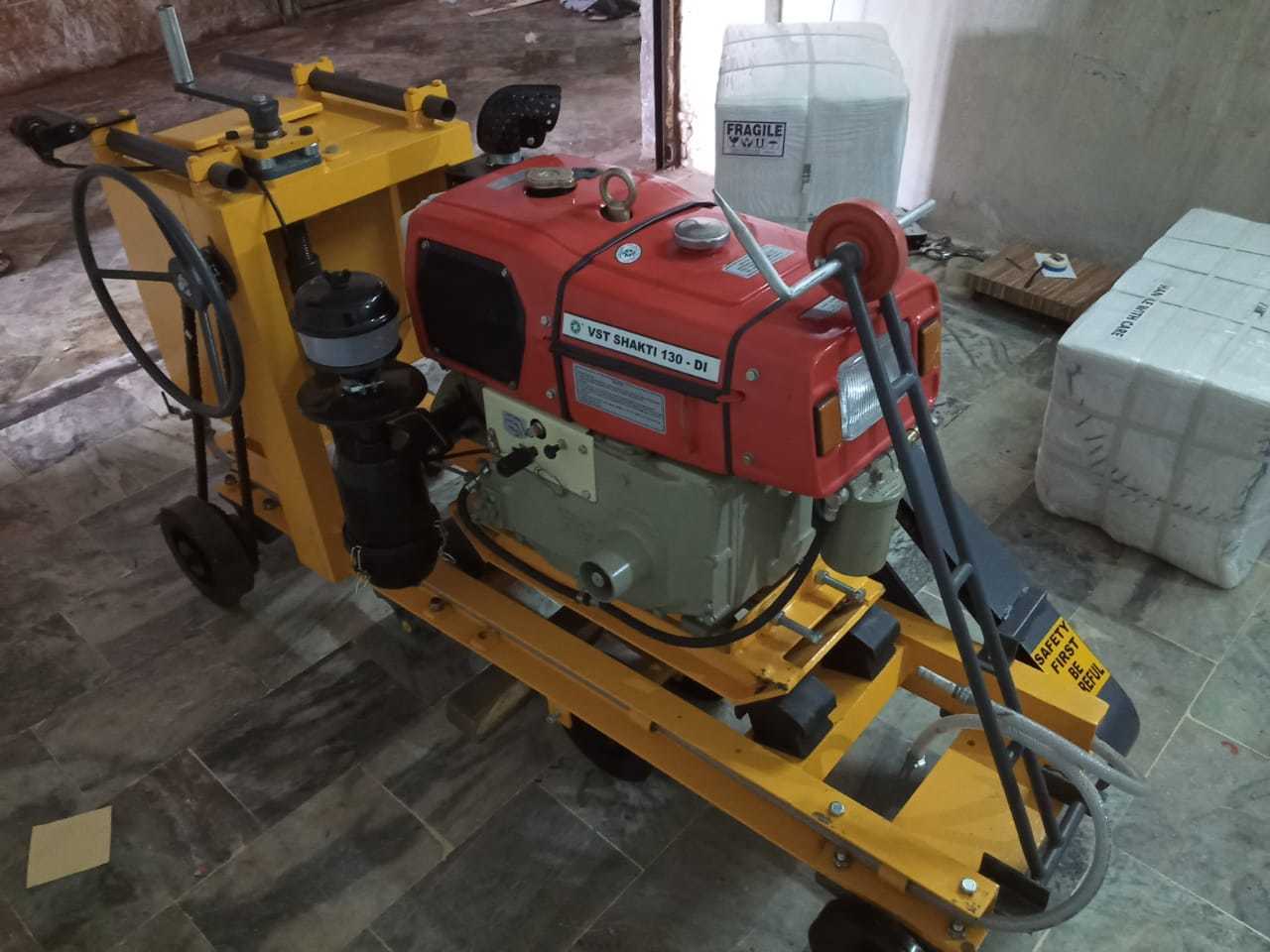 13hp Vst Shakti Road Cutter Bladeâ Size: 14 To 30 Inch Suitable
