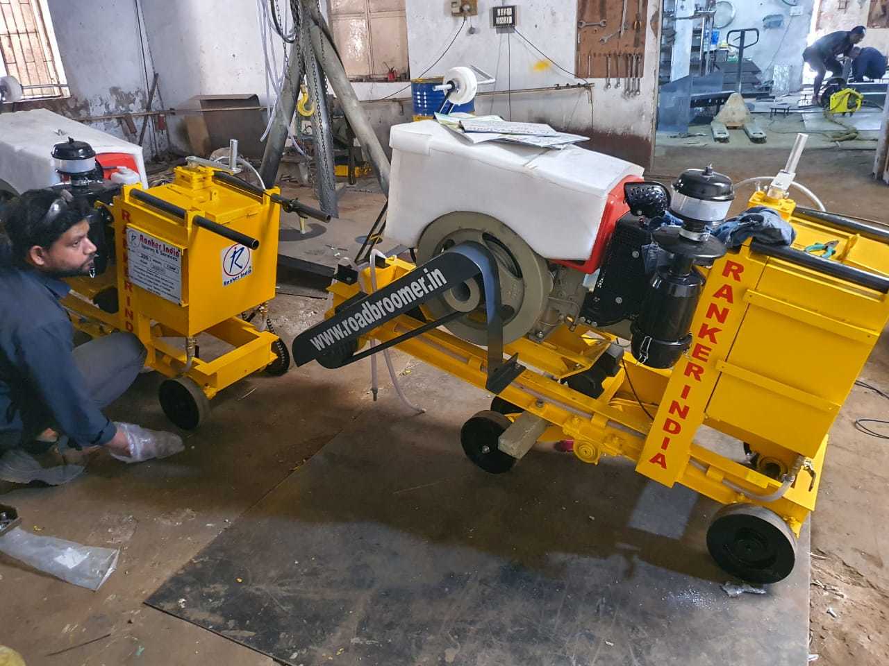 13hp Vst Shakti Road Cutter Bladeâ Size: 14 To 30 Inch Suitable