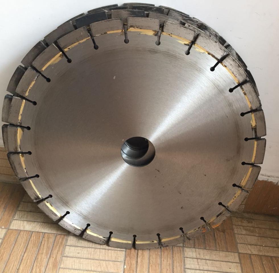 Concrete Divider Cutting Machine