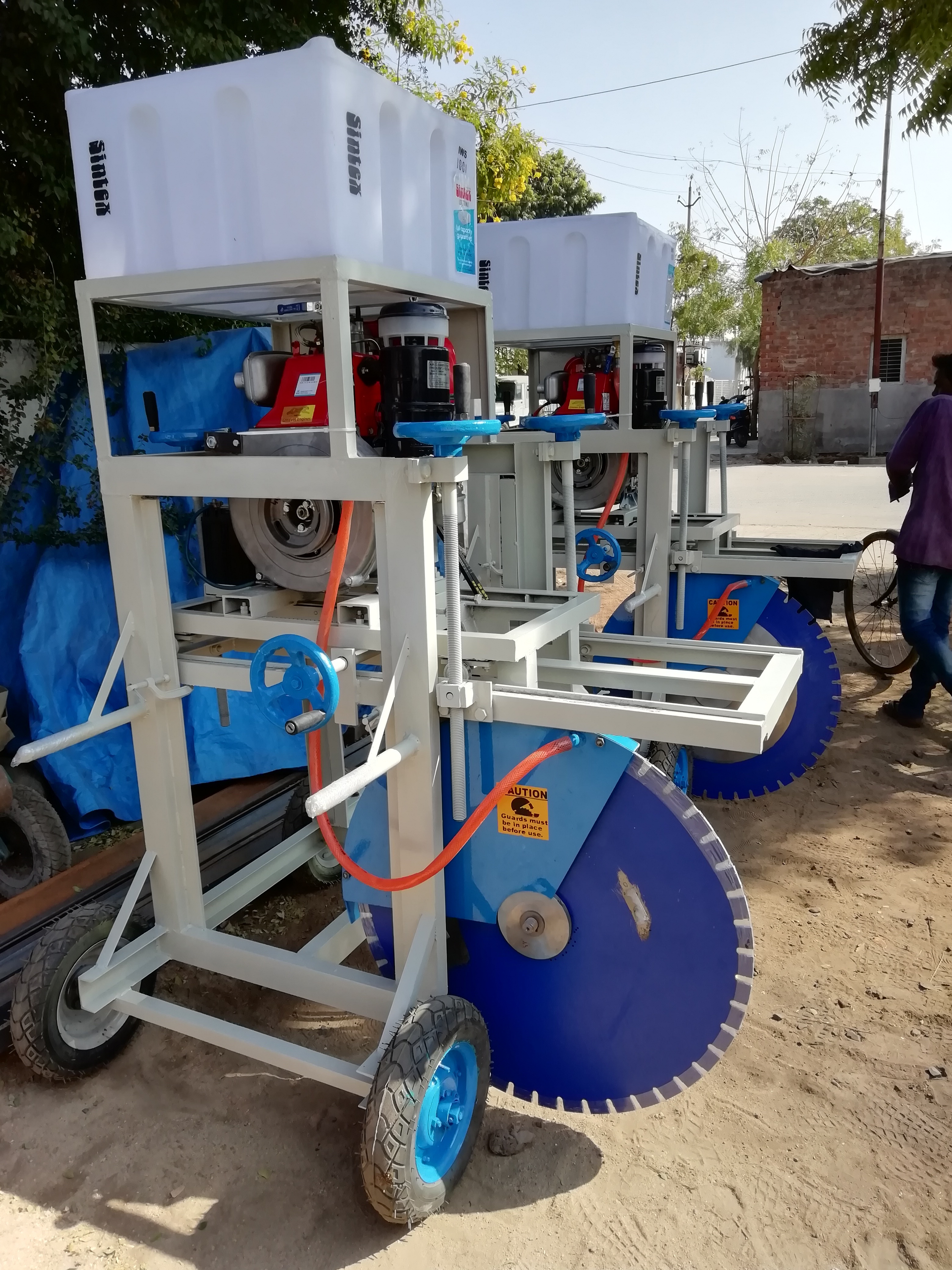 Concrete Divider Cutting Machine
