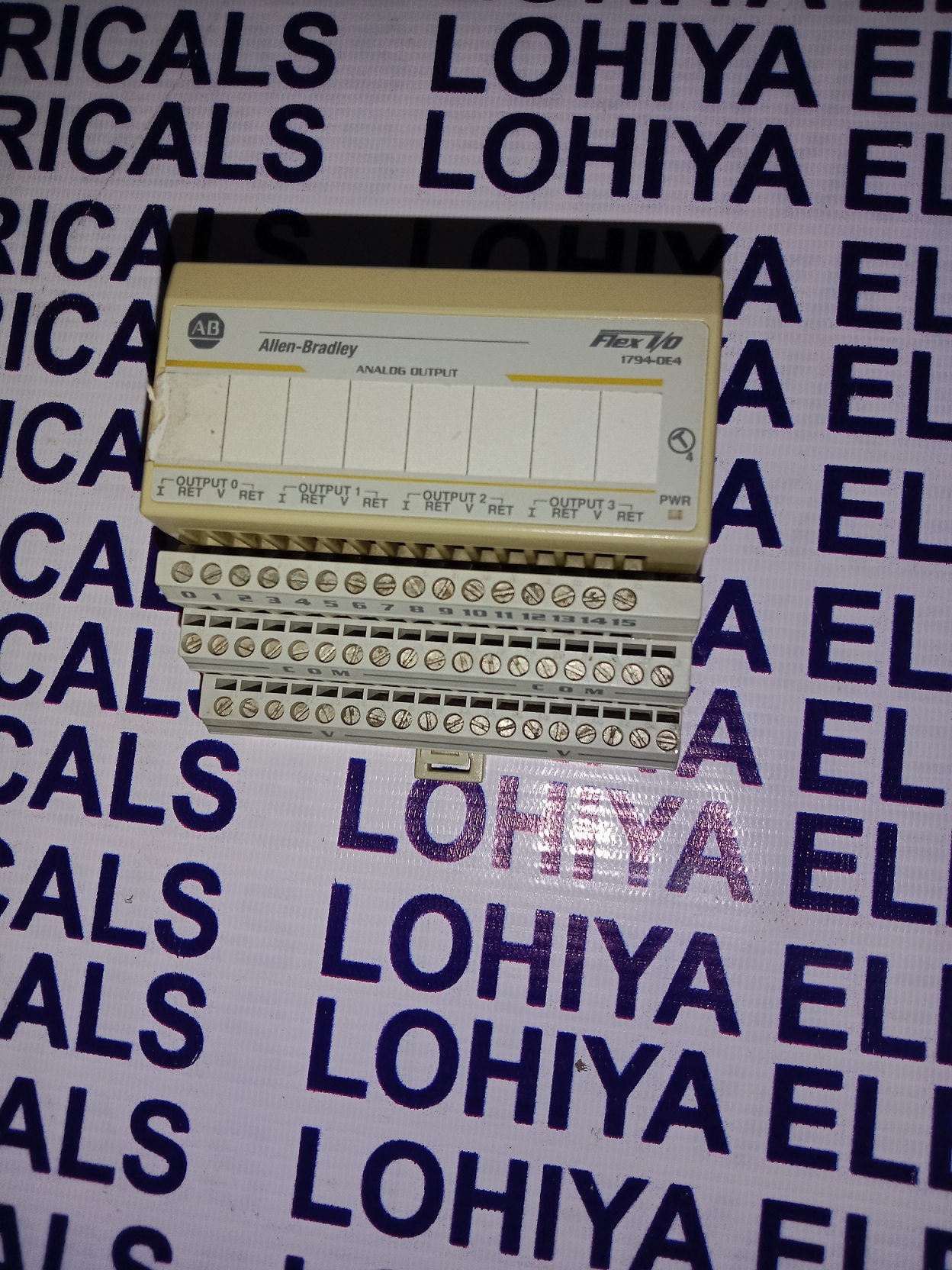Allen Bradley Output Module 1794-0e4