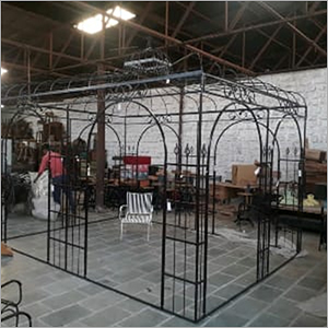 पेंट कोटेड स्क्वायर आयरन गज़ेबो