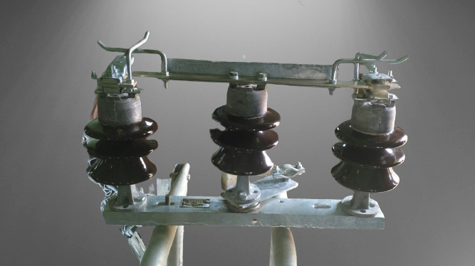 11 Kv Rotating Isolator Application: Electrical Distribution Lines