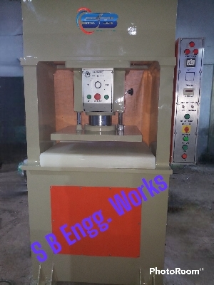 स्वचालित क्लिकर प्रेस मशीन