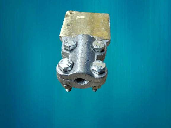 Aluminium Pad Connectors - Is Specification Compliant, 600-2000 Amps, Silver Rectangular Shape, Customizable Design