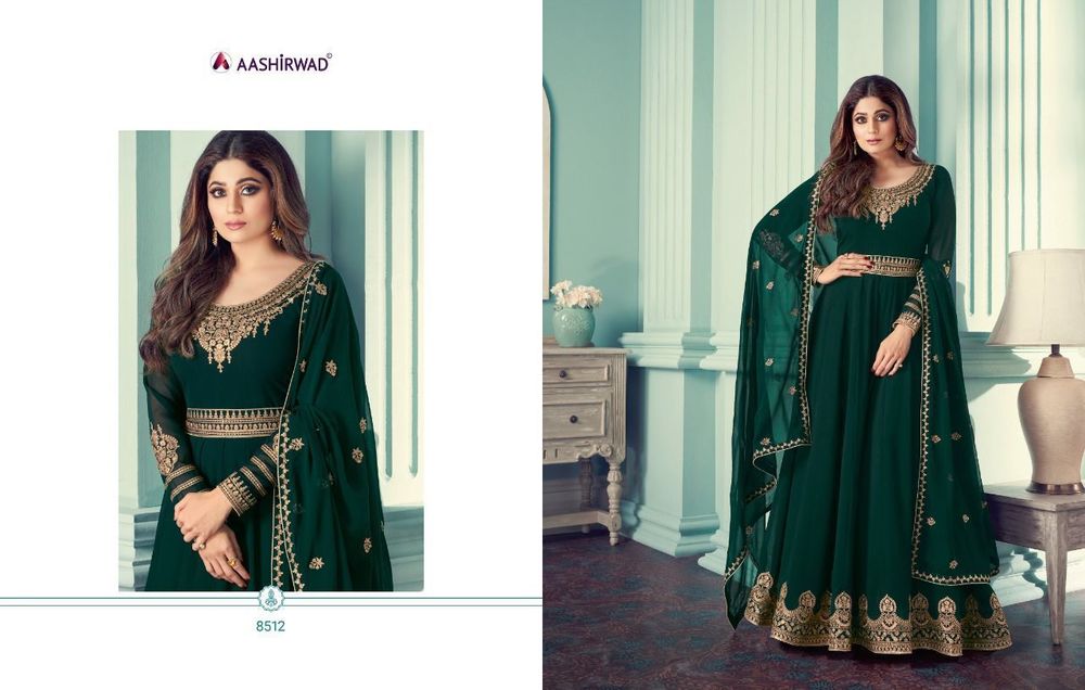 Georgette Gown Decoration Material: Stones