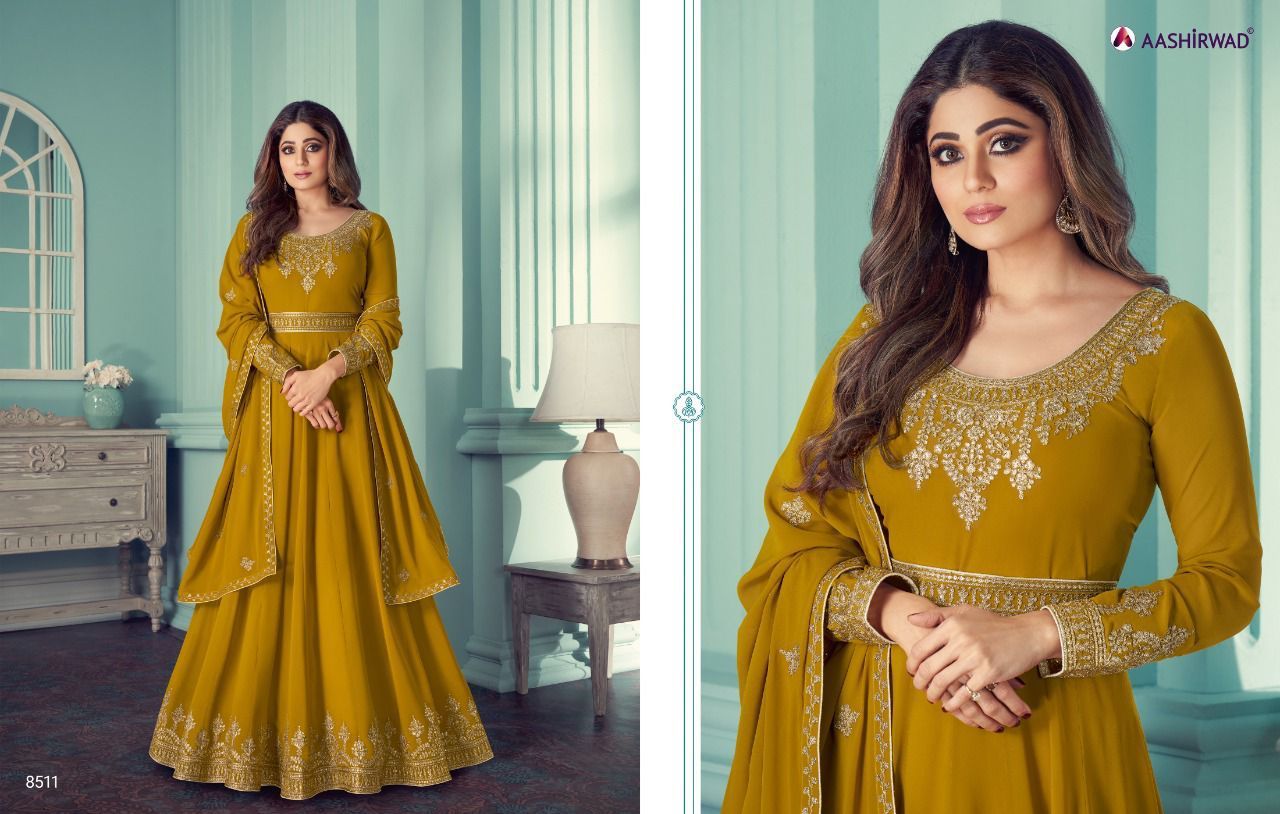 Georgette Gown Decoration Material: Stones