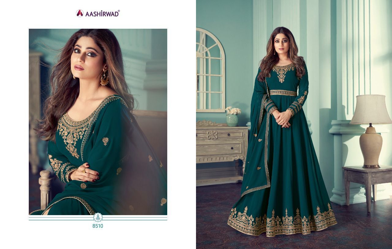 Georgette Gown Decoration Material: Stones