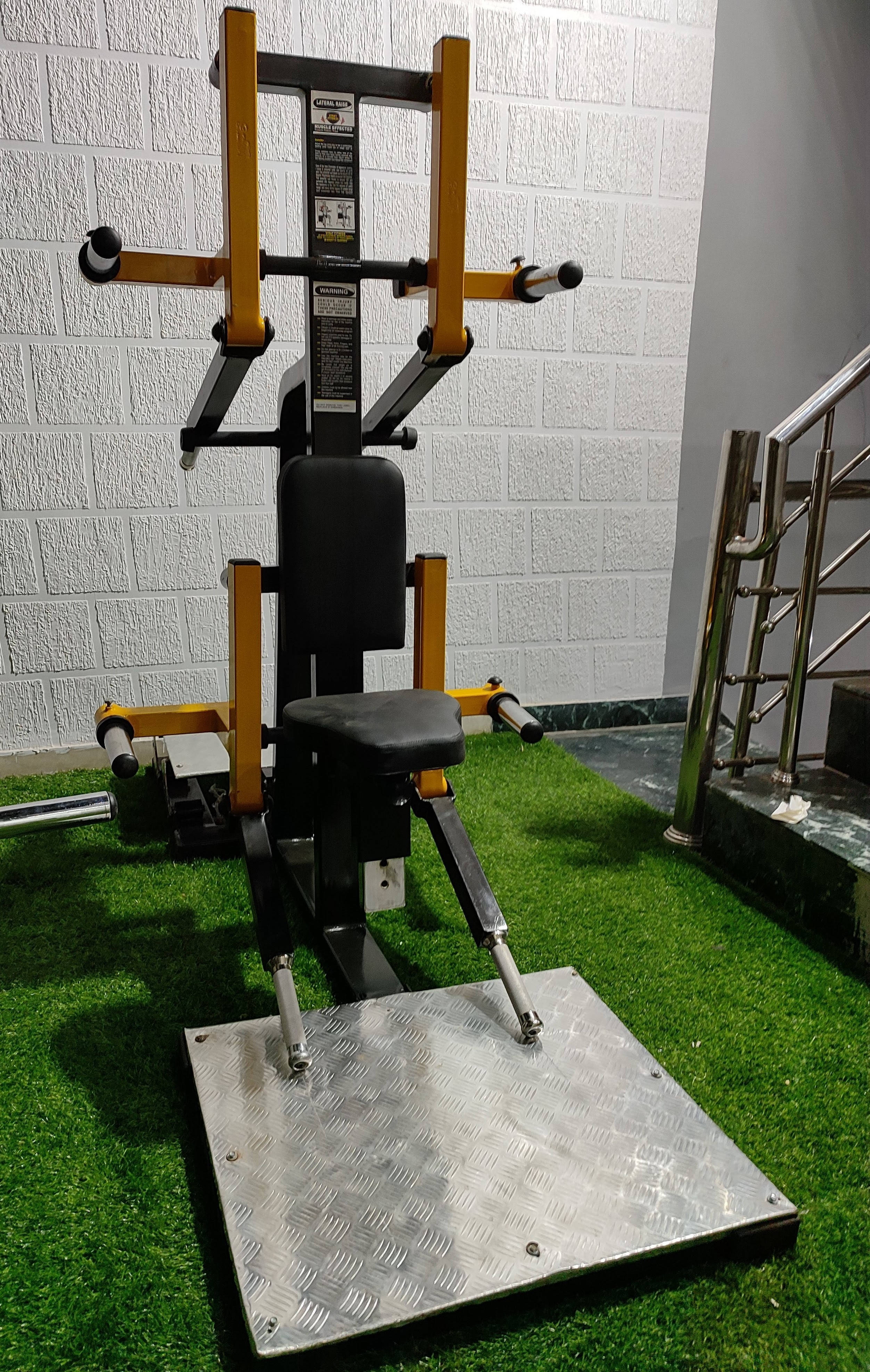 Lateral Raise Hammer Machine - 12 Gauge Apollo Isi Pipe, Customized Soft Foam Seat | Adjustable Height Functionality, Advanced Double Effect Welding For Stability, Plate Loaded Weight System