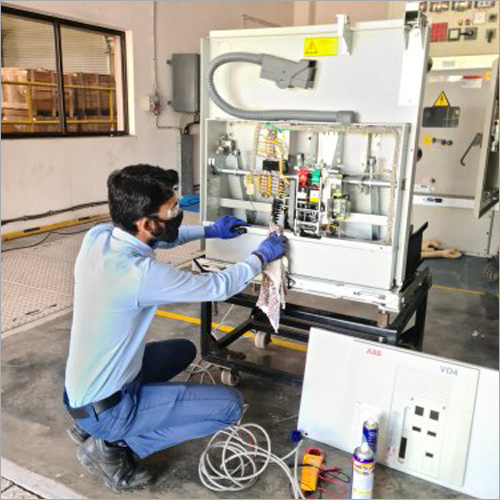 सर्किट ब्रेकर रखरखाव सेवाएं