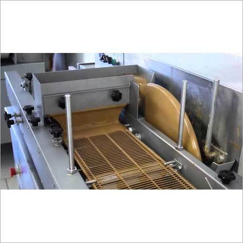 Stainless Steel Chocolate Enrobing Machine Capacity: 50 Kg/hr