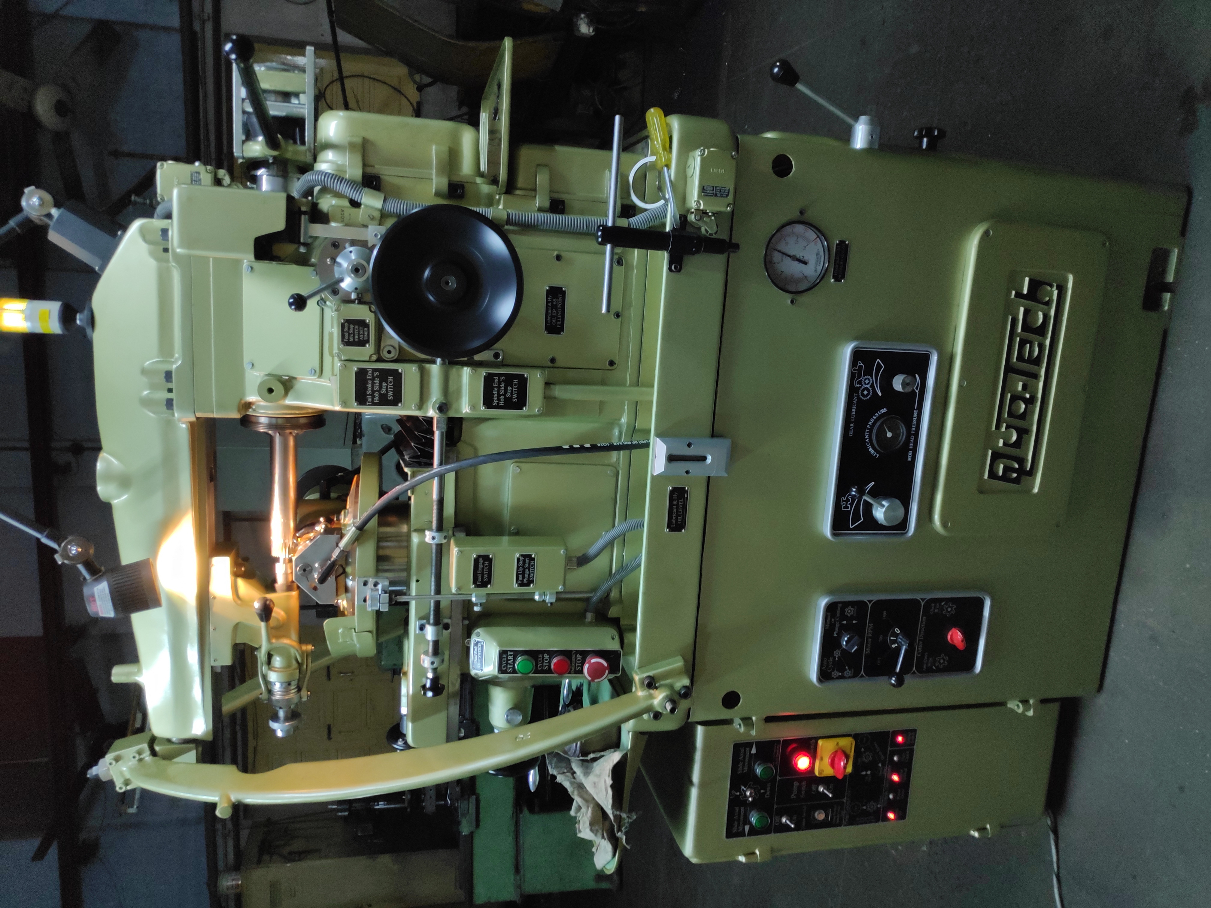 Gear Hobbing Machine - Color: Green