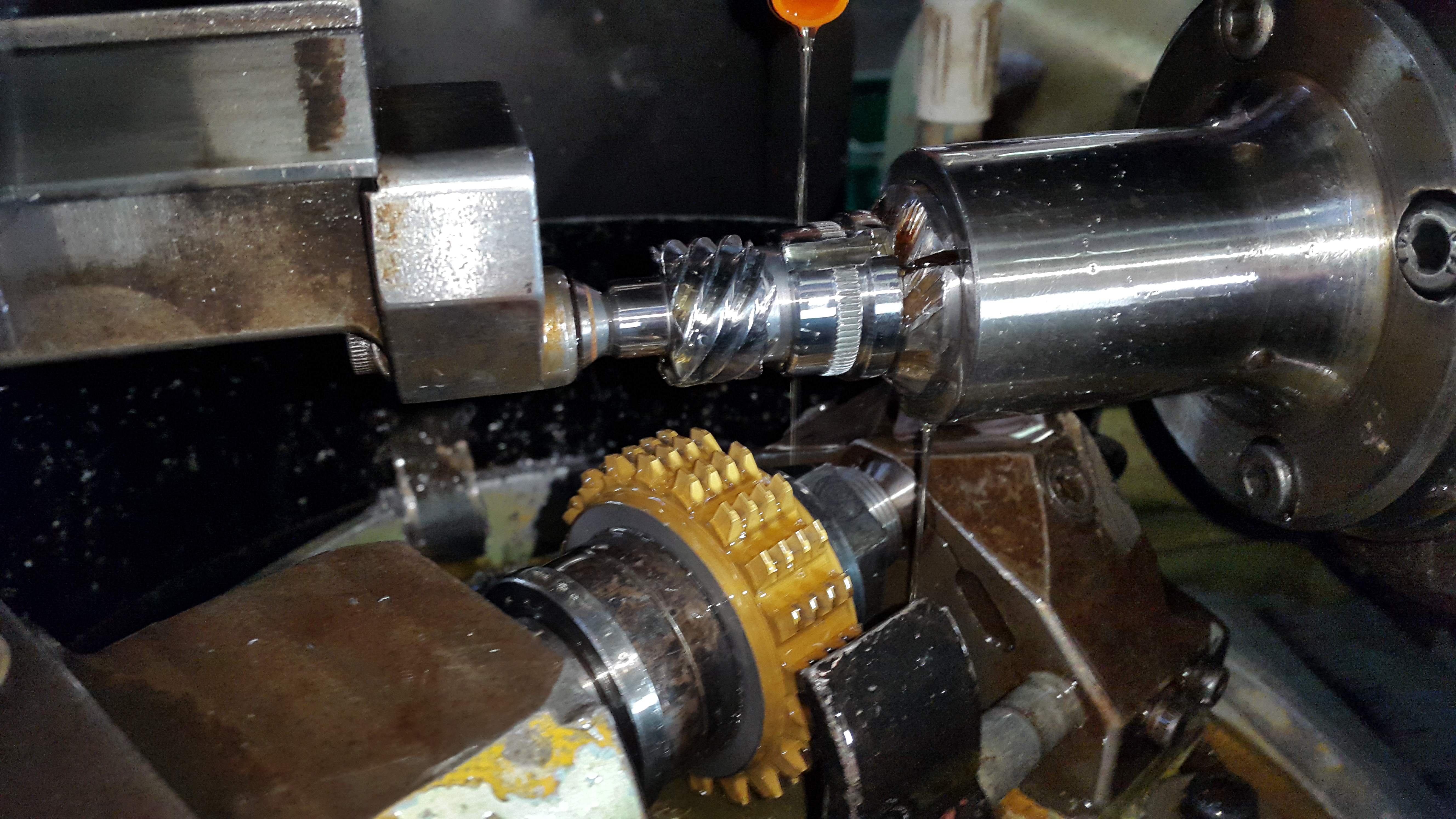 Gear Hobbing Machine - Color: Green