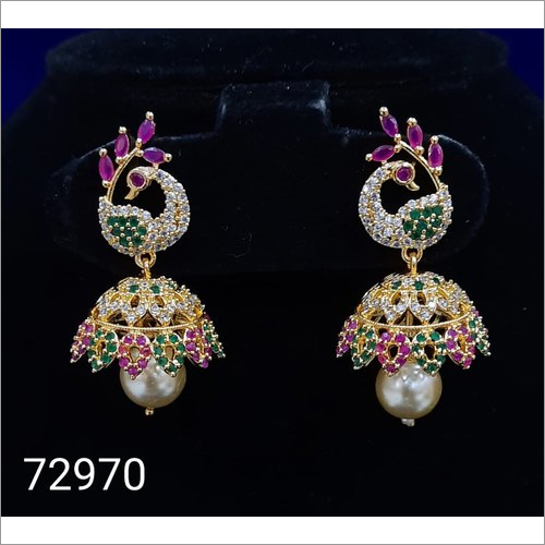 पिंक (गुलाबी) और सुनहरा Cz 72970 मयूर गोल झुमका