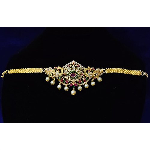 देवियों गोल्डन बाजूबंद