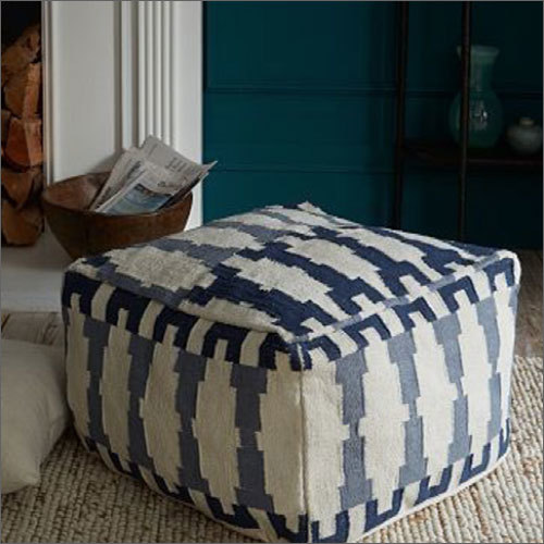डिज़ाइनर पौफ