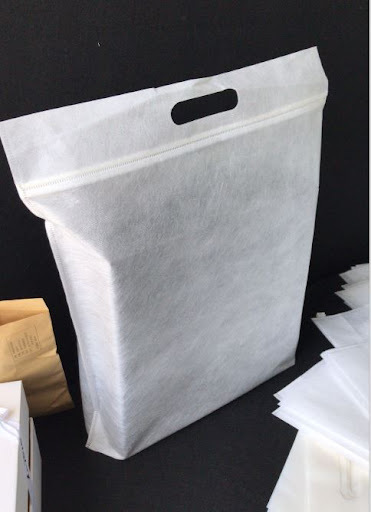 Non Woven Zipper Bag Making Machine - Electric Drive, 7500x1600x1800 Mm | Automatic, 95% Efficiency, 1 Year Warranty, 220v Power