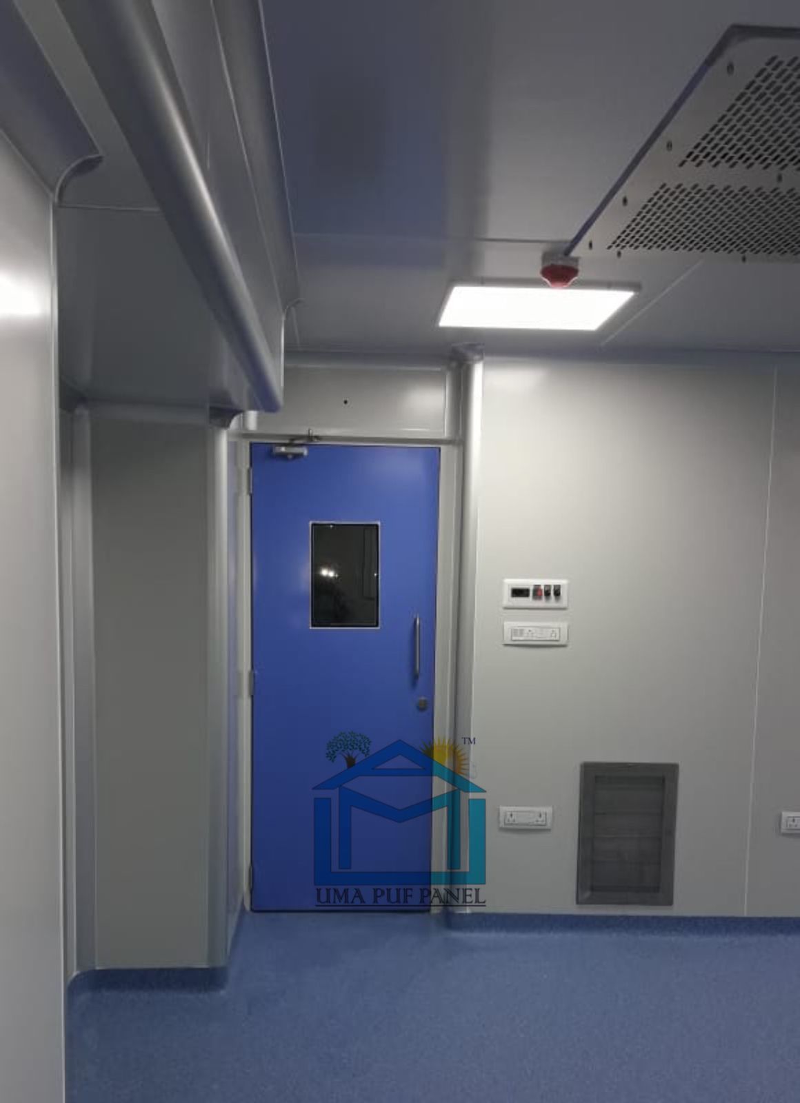 Operation Theater Room - Color: White
