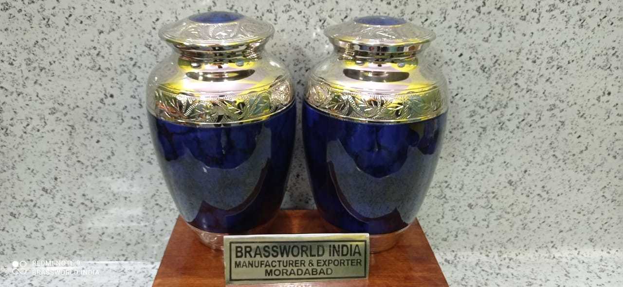 Elegant And Secure Large Urn For Ashes Funeral Supplies
