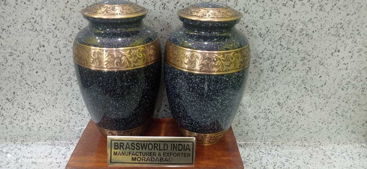 Elegant And Secure Large Urn For Ashes Funeral Supplies