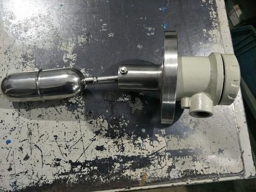 Side Mounted Level Sensor - Input: 230