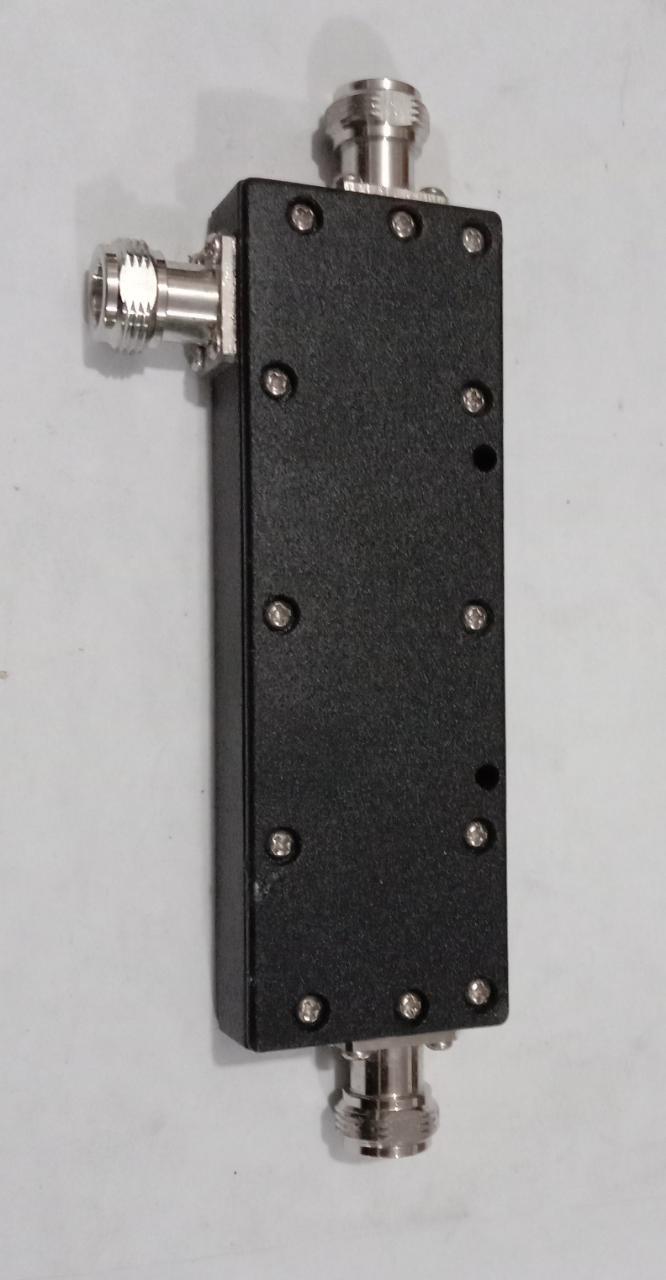 Coupler 10db N F/f 698-2700 Mhz - Metal, 6 Cm Size, 50 Ohm Impedance, Max 300w, Insertion Loss 0.7 Db, Max Vswr 1.30 | Application: Network, Weight: 100 Grams