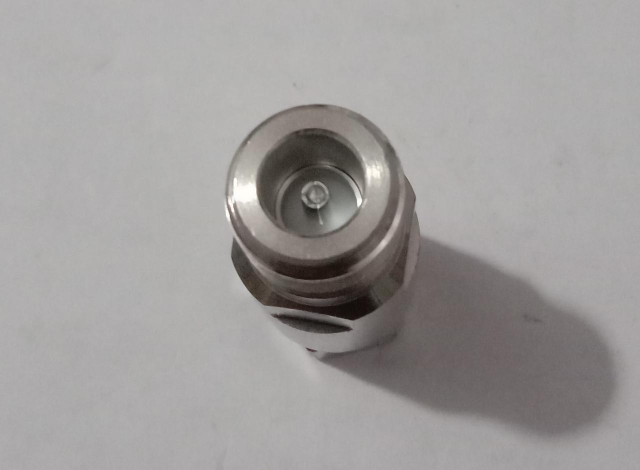 N Female 1/2 Inch Sf Clamp - Stainless Steel, 6 Ghz Frequency, 50 Ohm Impedance, 300 Watt Power, 20 Grams Weight | Suitable For Network Applications