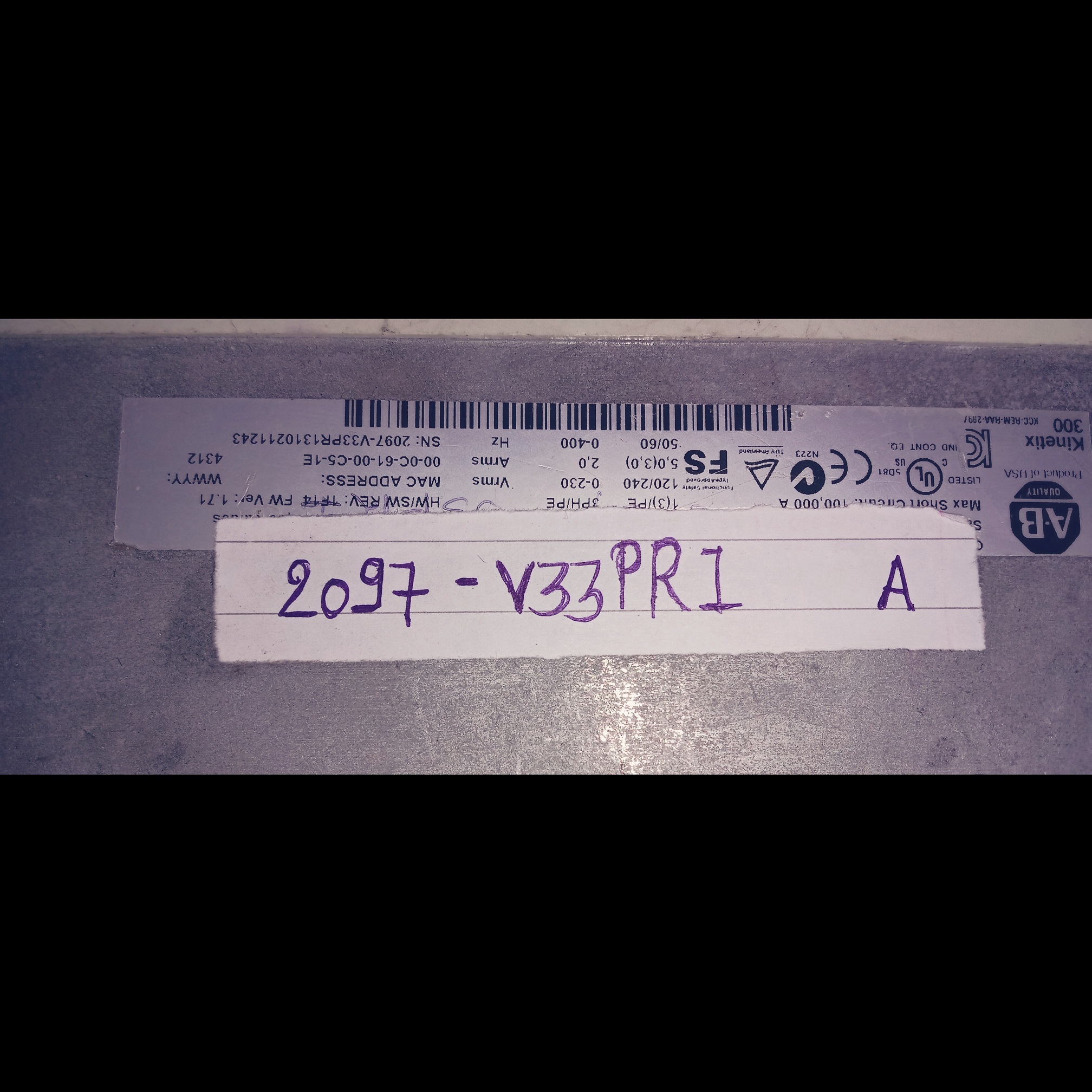 Allen Bradley Servo Drive 2097-v33pr1