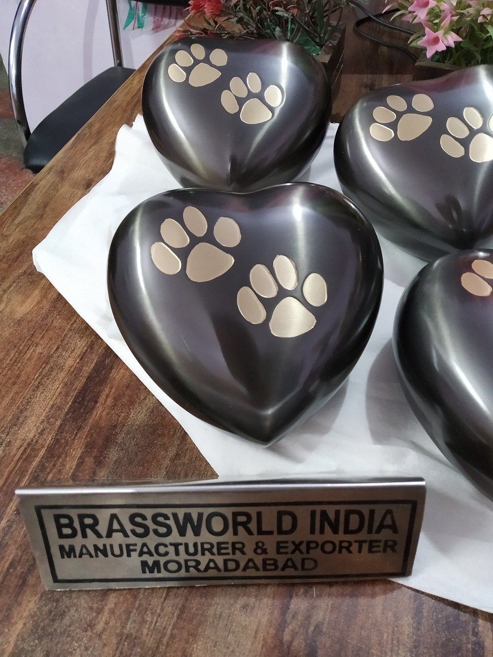 Brass Gloden Pet Paw Printed Heart Cremation Urn Funeral Supplies