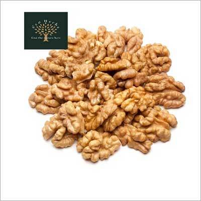 बिना छिलके वाले अखरोट