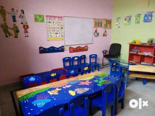 मेज़ कुर्सी