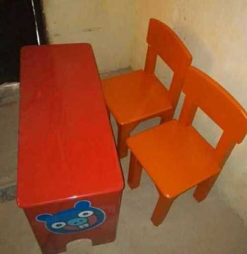 मेज़ कुर्सी