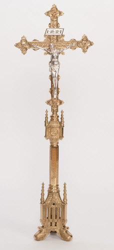 ब्रास चर्च के आकार का अल्टार टेबल क्रॉस