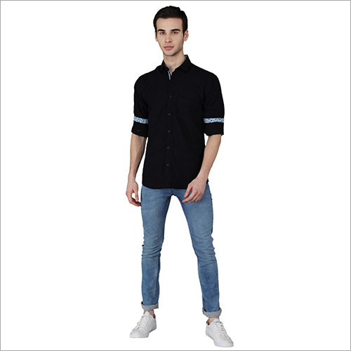 कैज़ुअल ब्लैक शर्ट