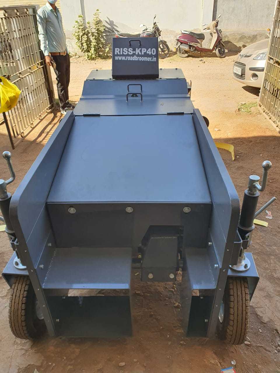 Kerb Paver - Automatic Grade: Semi-automatic