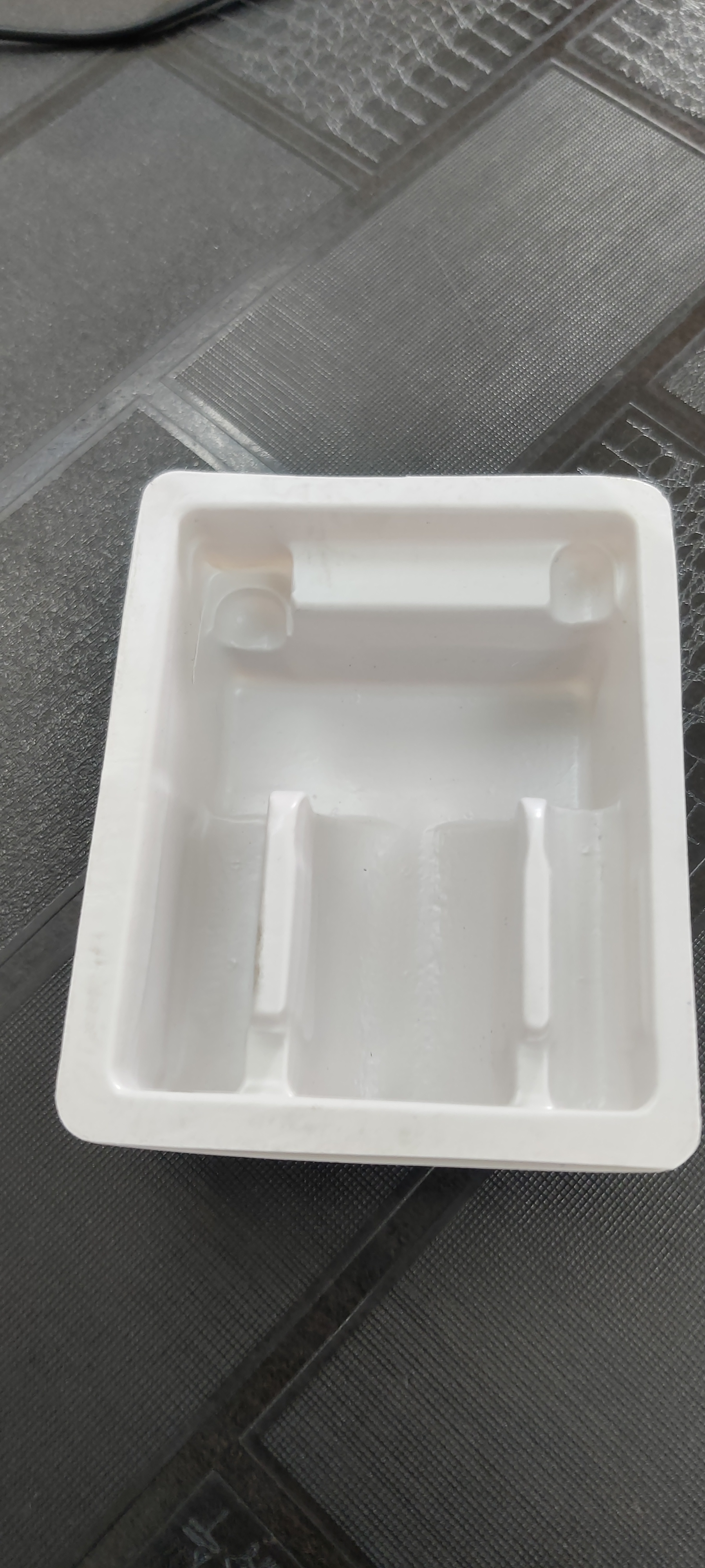 Injection Tray - Plastic Material | Versatile Pharmaceutical And Cosmetic Packing Trays, Biscuit Trays, And Disposable Plates
