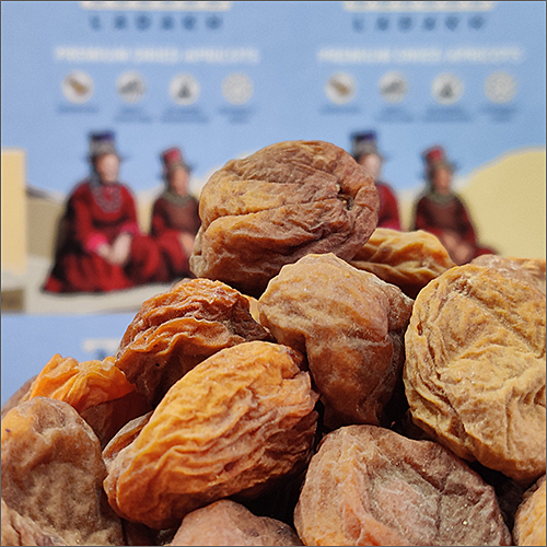 Premium Dry Apricot - Grade A Brown Dried Fruit | 12 Months Shelf Life, Normal Taste