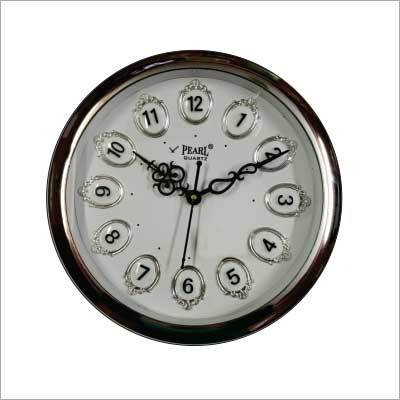 मल्टी कलर 236 mm सिल्की मूवमेंट क्लॉक