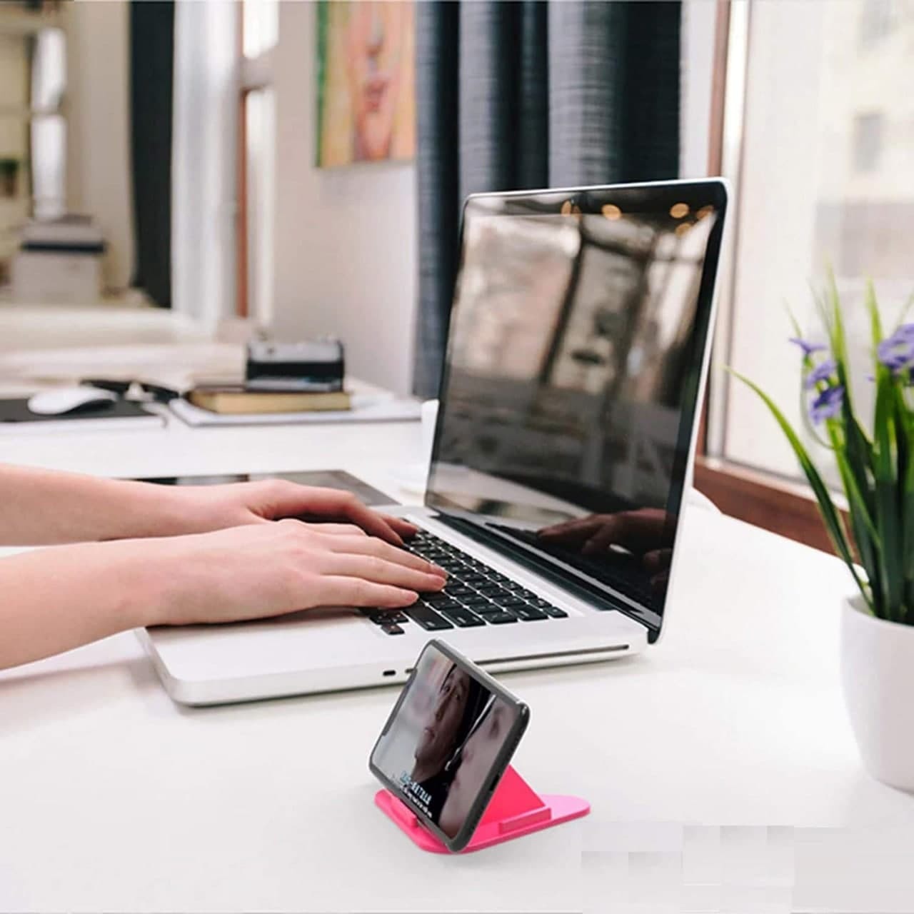 Pyramid Mobile Stand